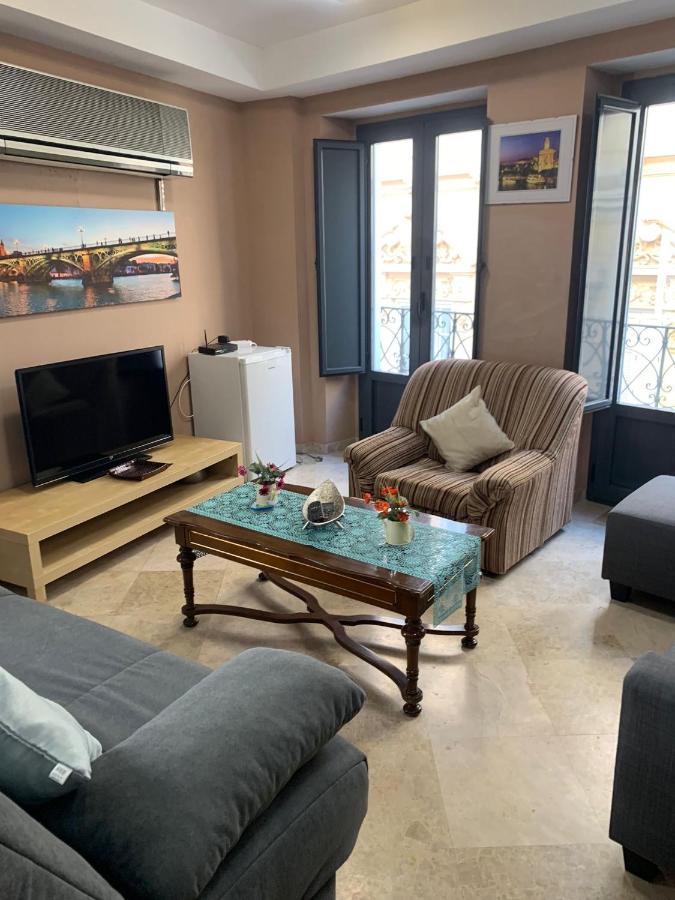 Apartamento DUPLEX SAGASTA Sevilla Bagian luar foto