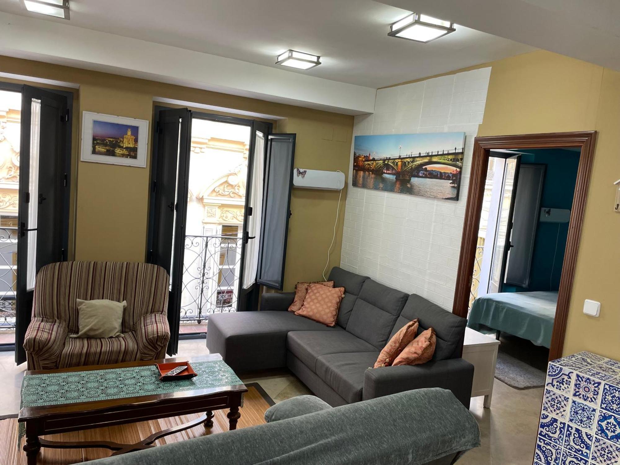 Apartamento DUPLEX SAGASTA Sevilla Bagian luar foto